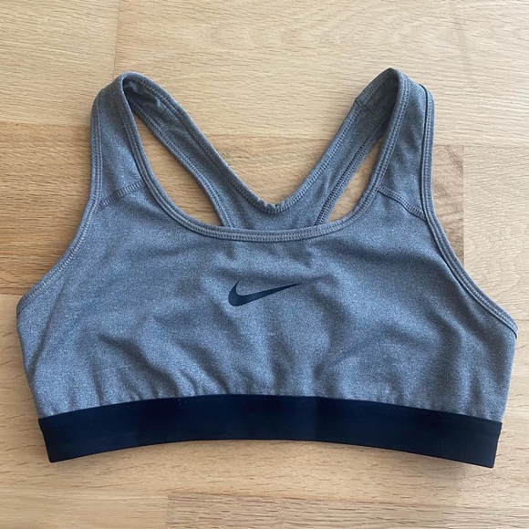 nike dri fit sports bra - Picture 1 of 3